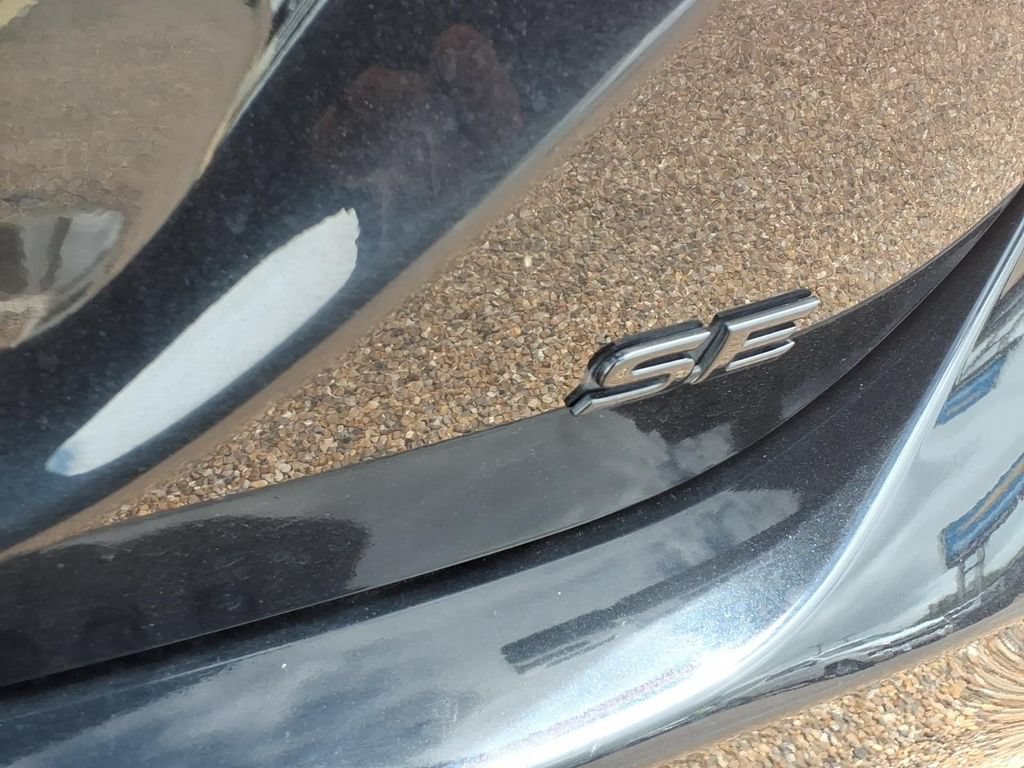 Used 2022 Toyota Camry SE FWD image 6