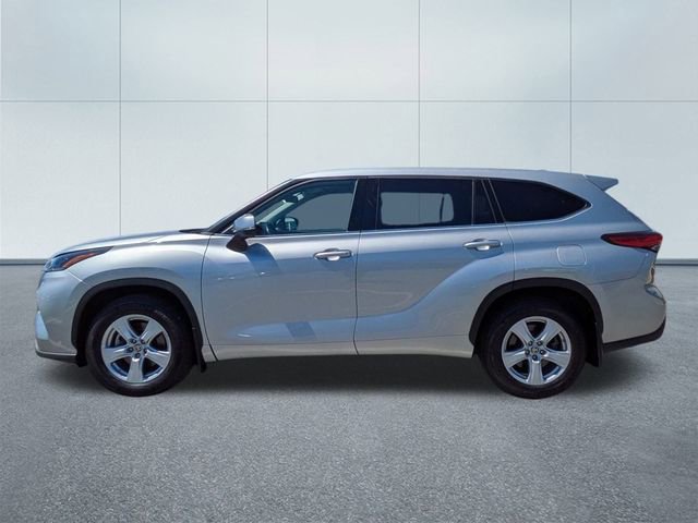 Used 2021 Toyota Highlander LE image 8