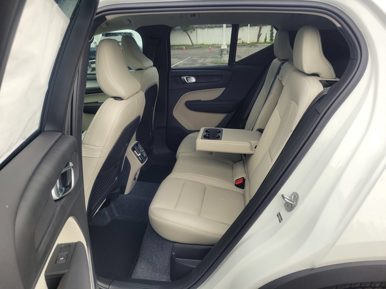 New 2026 Volvo XC40 B5 Plus w/ Protection Package Premier AWD/4WD image 12