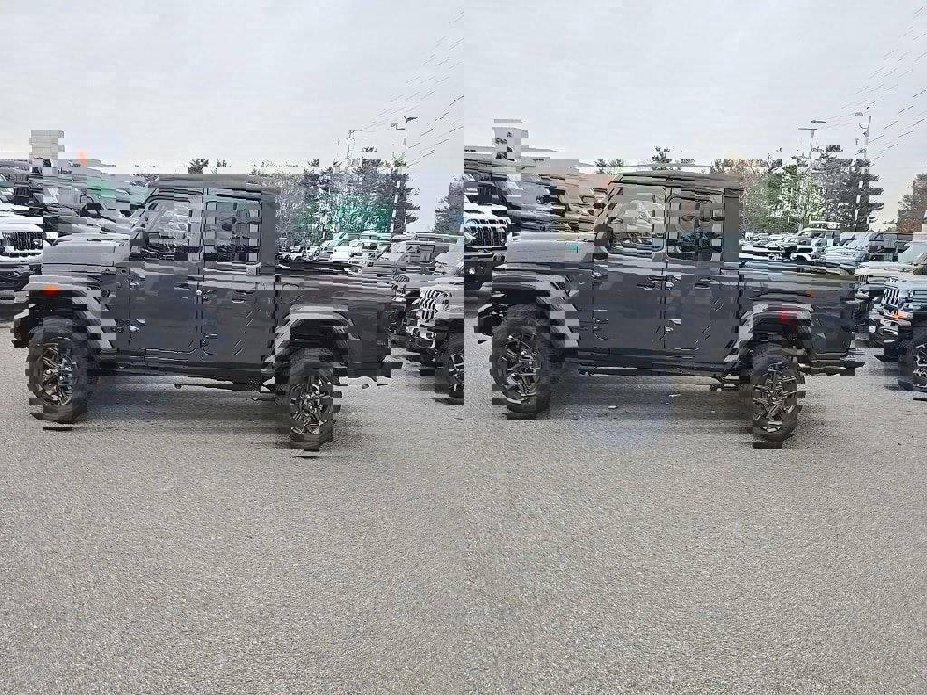 New 2026 Jeep Gladiator Sport image 4