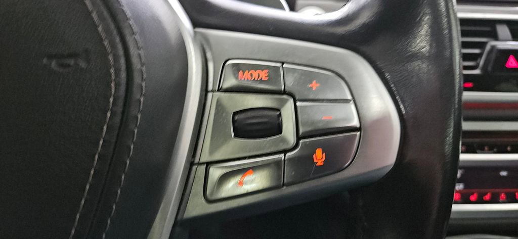 Used 2017 BMW 750i xDrive image 24