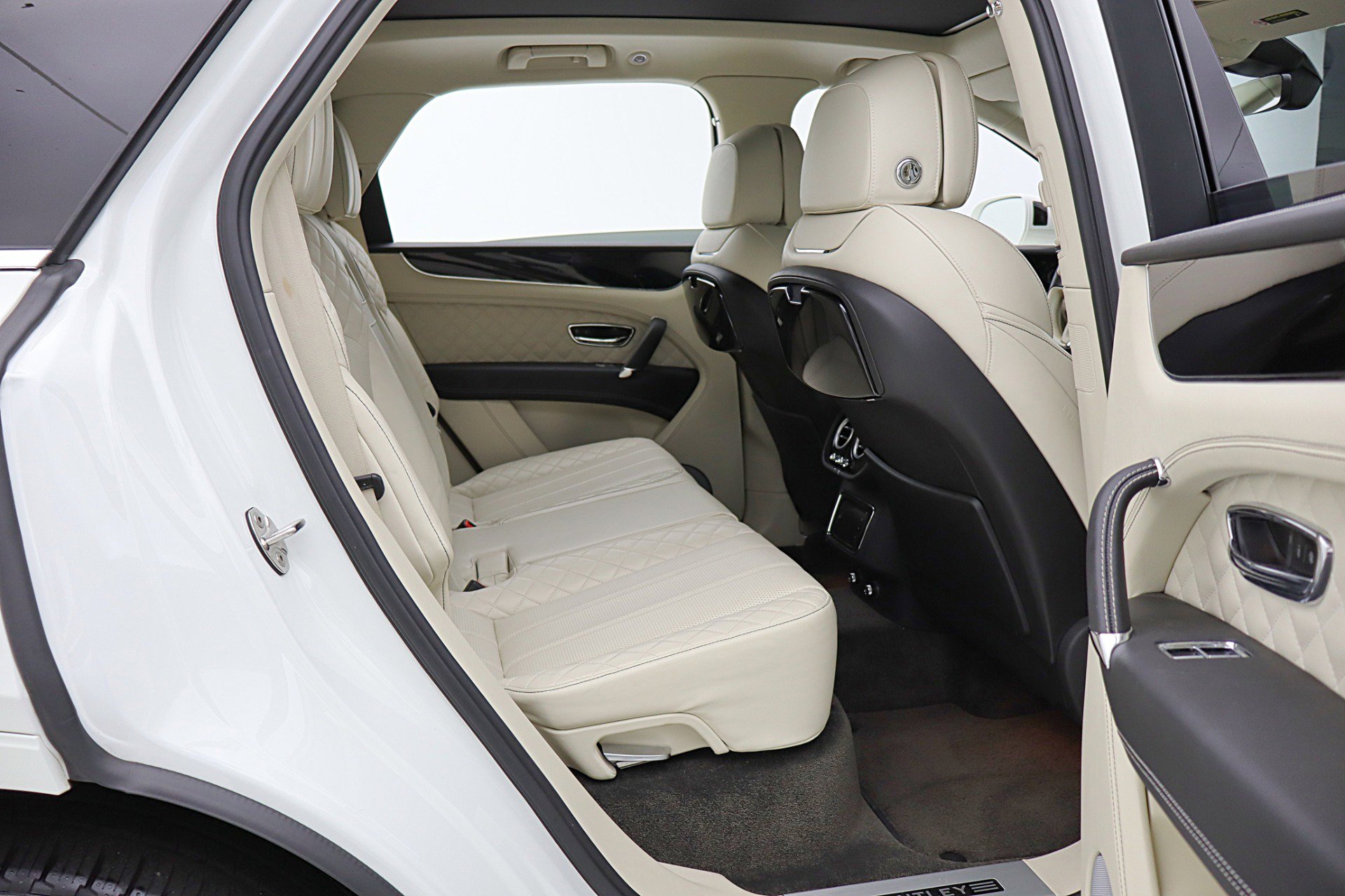 Certified 2017 Bentley Bentayga AWD/4WD image 35
