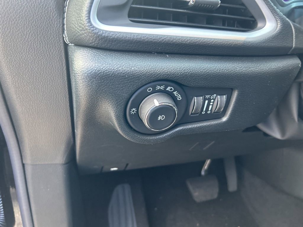 New 2026 Chrysler Pacifica Select FWD image 39