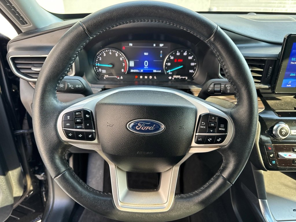 Used 2024 Ford Explorer Limited image 3