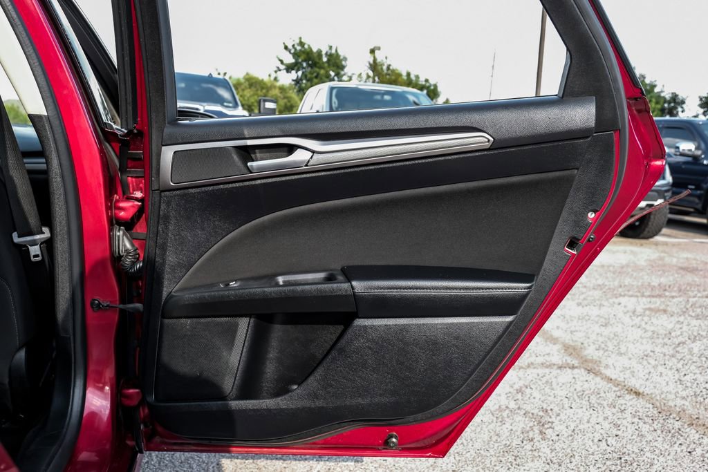 Used 2018 Ford Fusion SE w/ Fusion SE Technology Package image 43