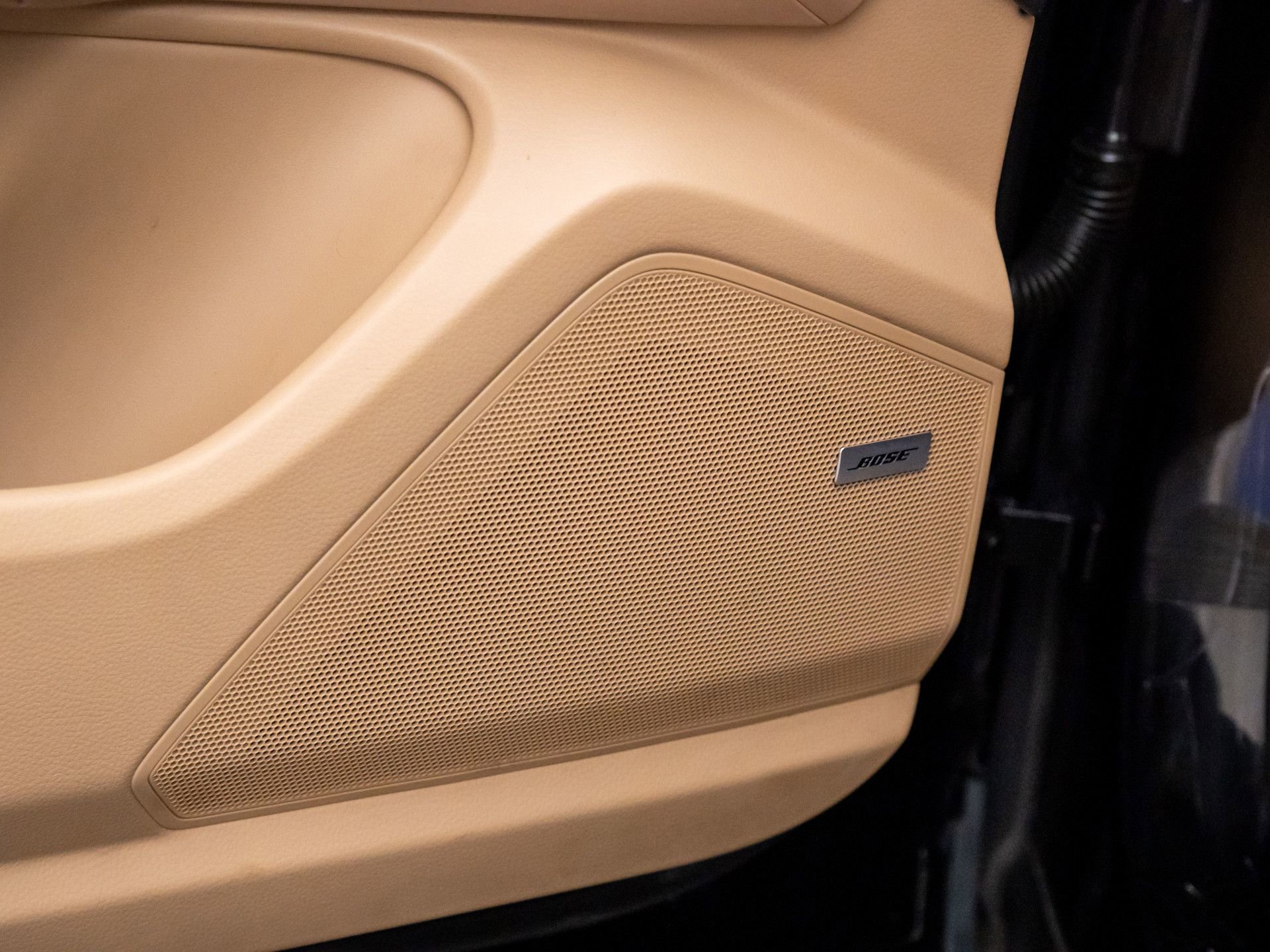 Certified 2023 Porsche Cayenne Platinum Edition image 14