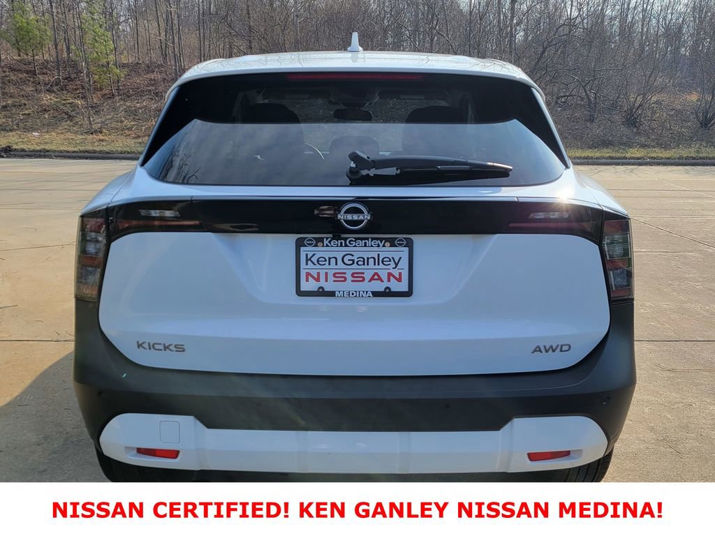 Certified 2025 Nissan Kicks SV AWD/4WD image 4