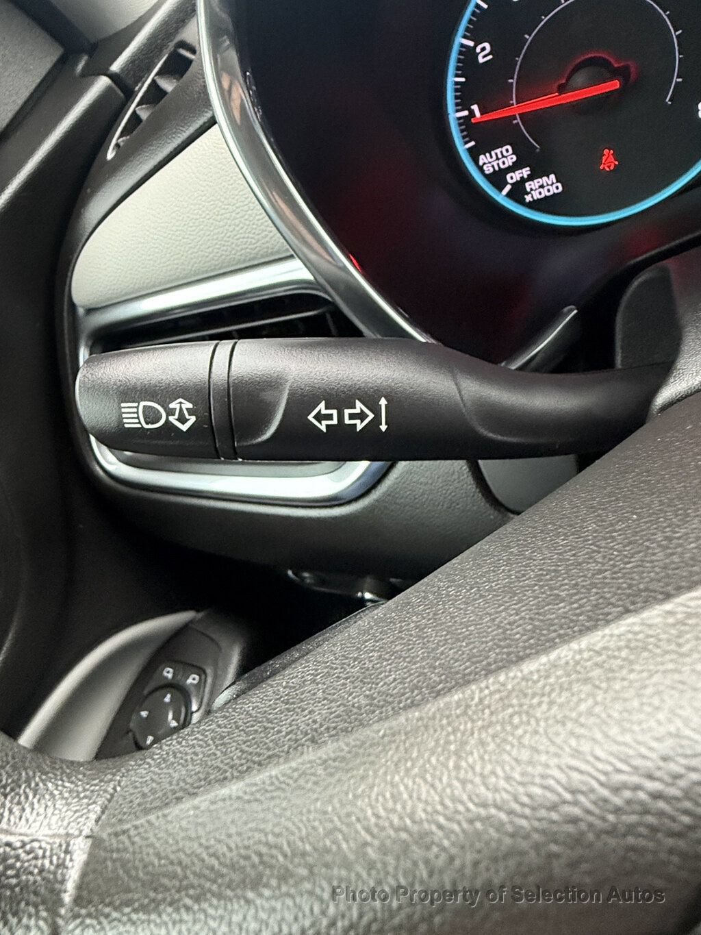 Used 2018 Chevrolet Equinox LS FWD image 18