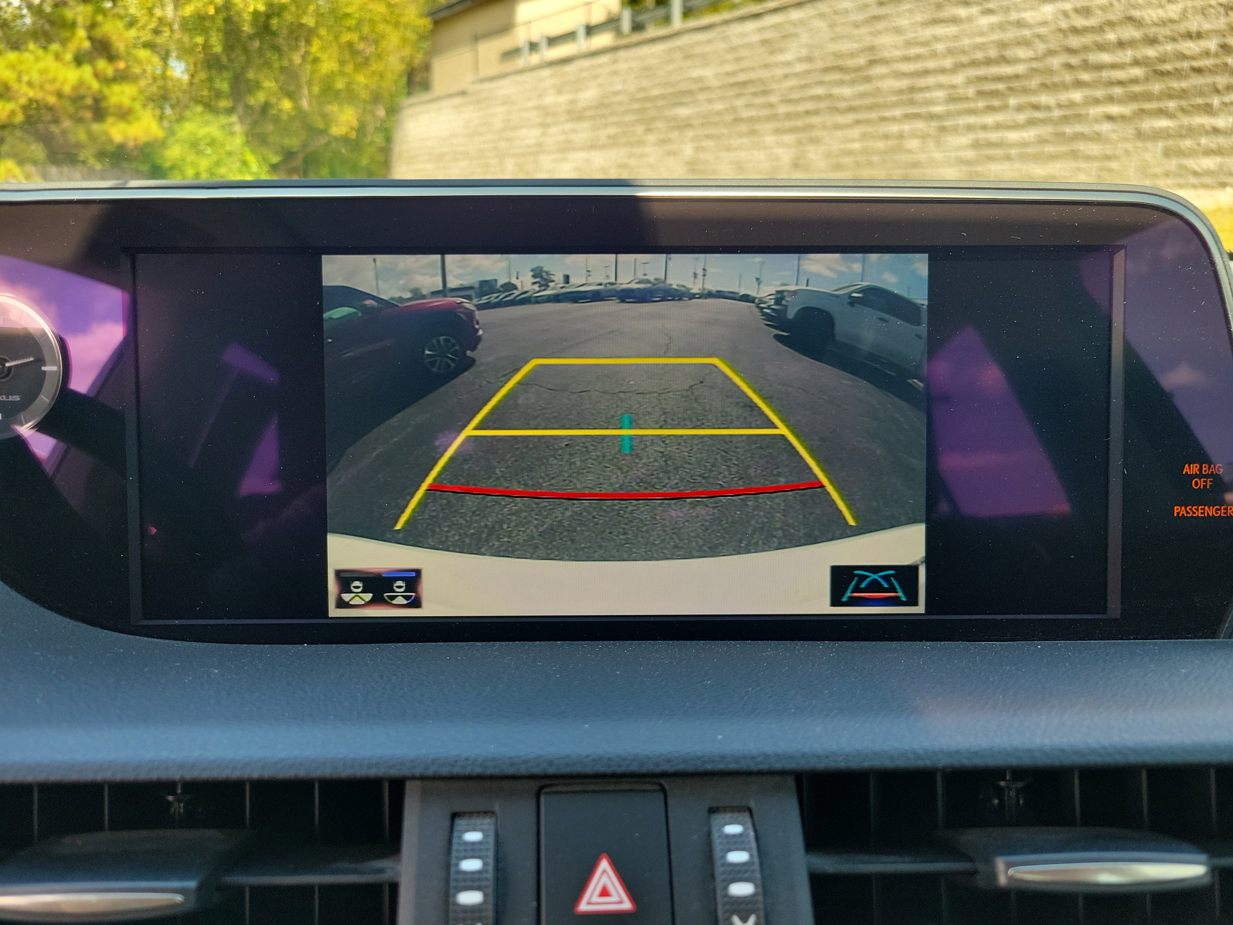 Used 2021 Lexus ES 300h w/ Premium Package image 16