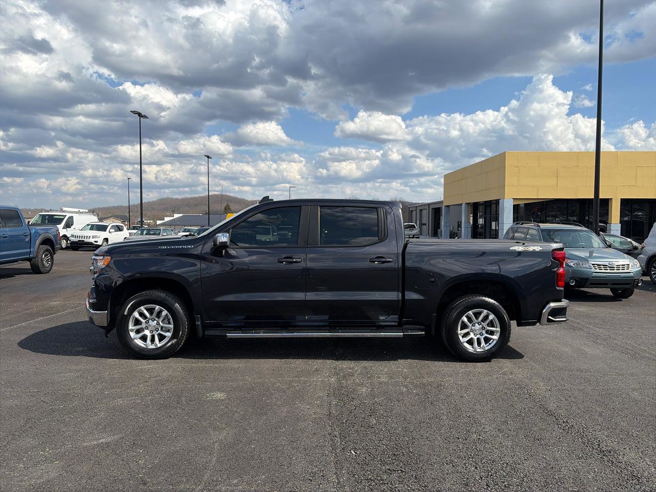 Used 2023 Chevrolet Silverado 1500 LT w/ Max Trailering Package image 6
