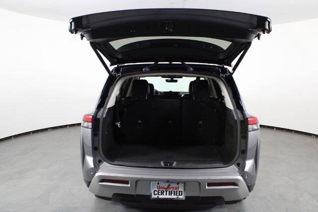 Certified 2023 Nissan Pathfinder SL w/ Black Appearance Package FWD image 17