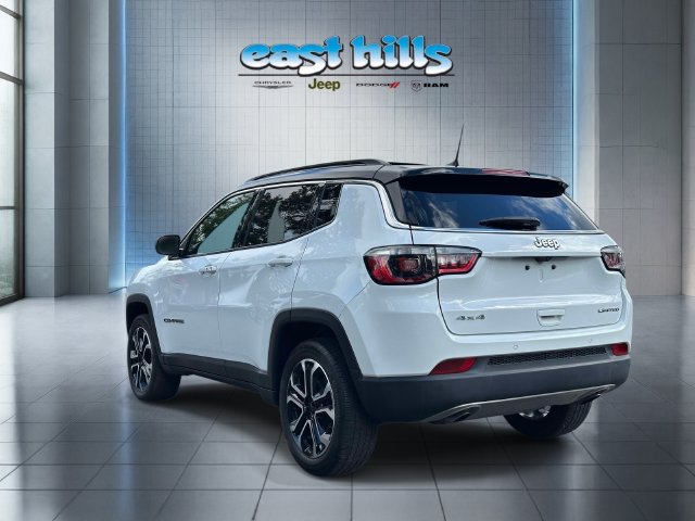 Used 2023 Jeep Compass Limited w/ Sun and Sound Group AWD/4WD image 5