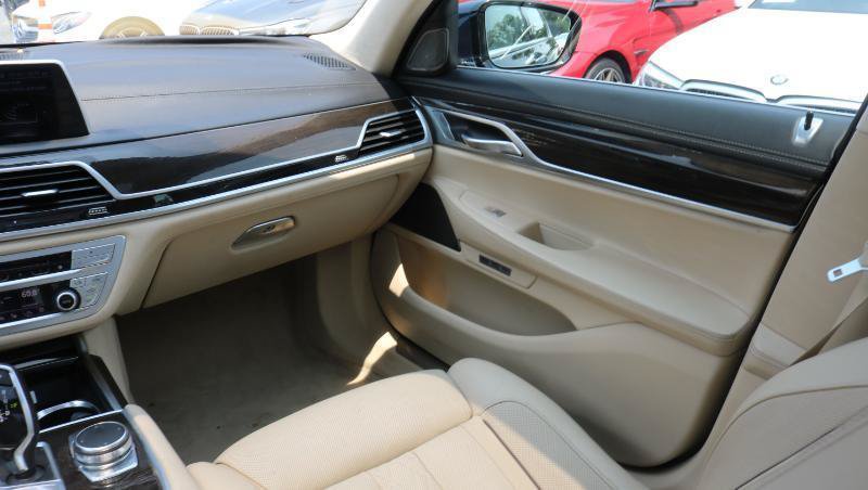 Used 2016 BMW 740i RWD image 24