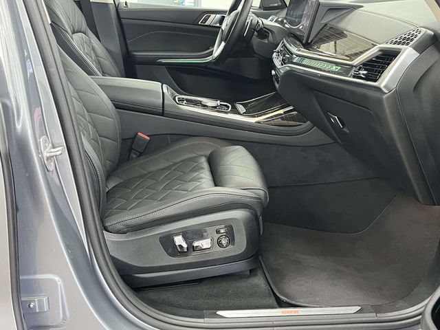 Used 2025 BMW X7 xDrive40i w/ Premium Package AWD/4WD image 29