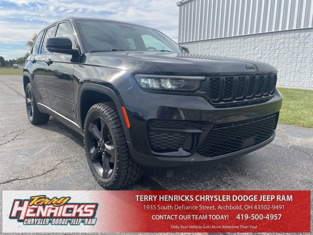 Used 2023 Jeep Grand Cherokee Altitude