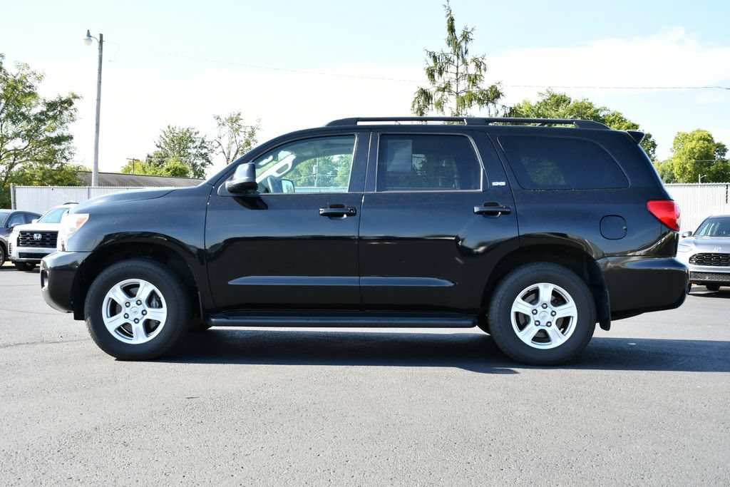 Used 2016 Toyota Sequoia SR5 AWD/4WD image 4