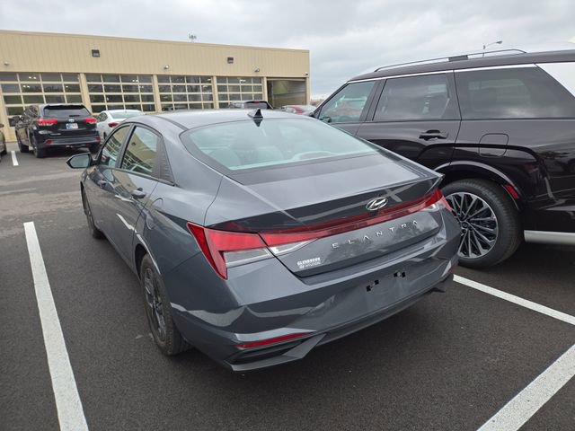 Certified 2023 Hyundai Elantra SEL FWD image 4