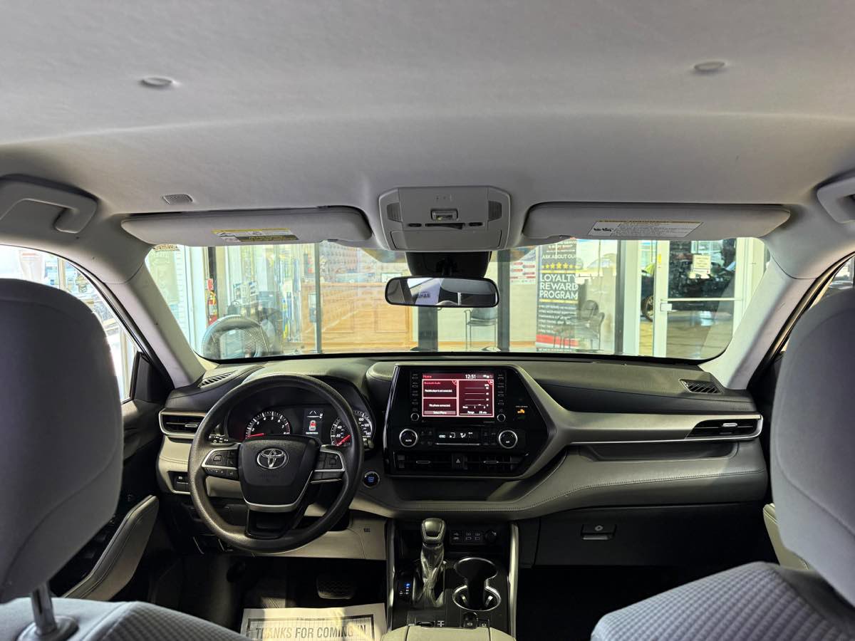 Used 2022 Toyota Highlander L FWD image 49
