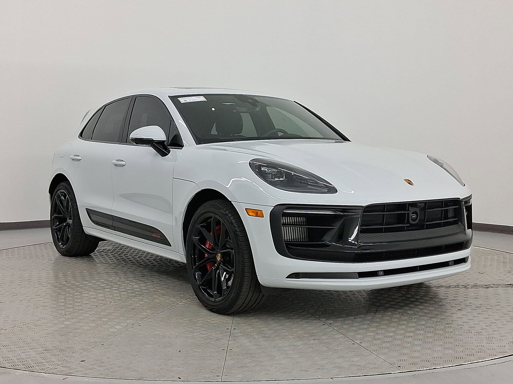 Certified 2025 Porsche Macan GTS image 7