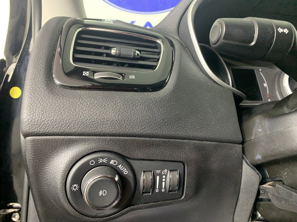 Used 2020 Jeep Compass Latitude image 16