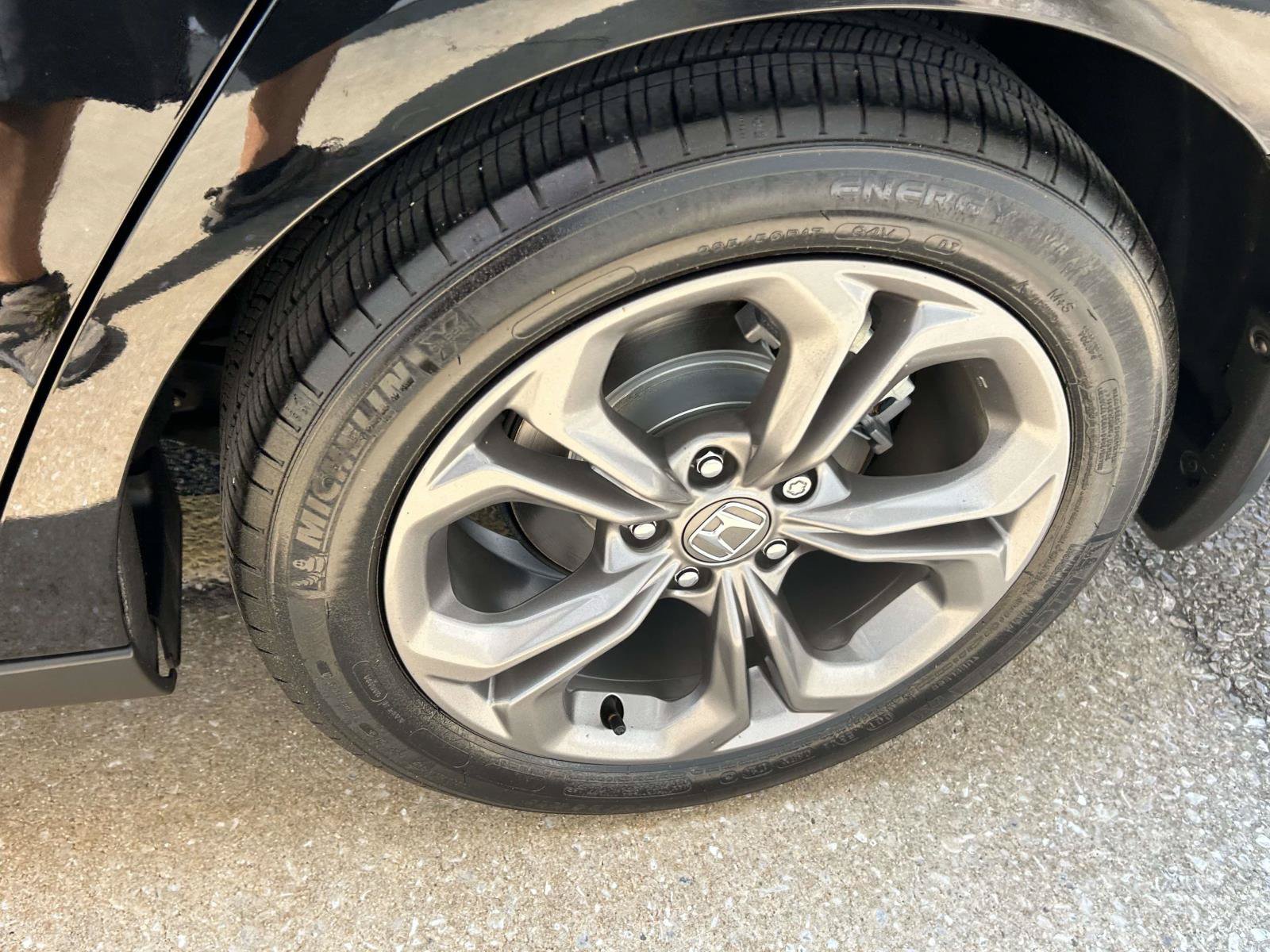 Certified 2024 Honda Accord EX image 5