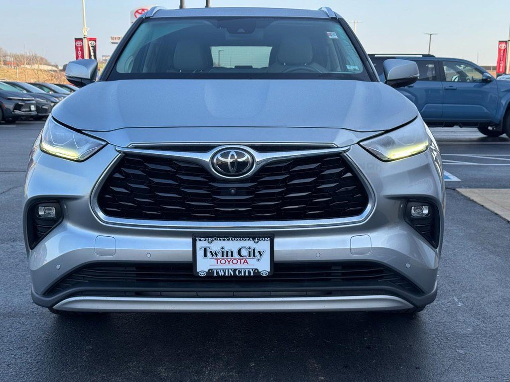 Certified 2020 Toyota Highlander Platinum AWD/4WD image 9