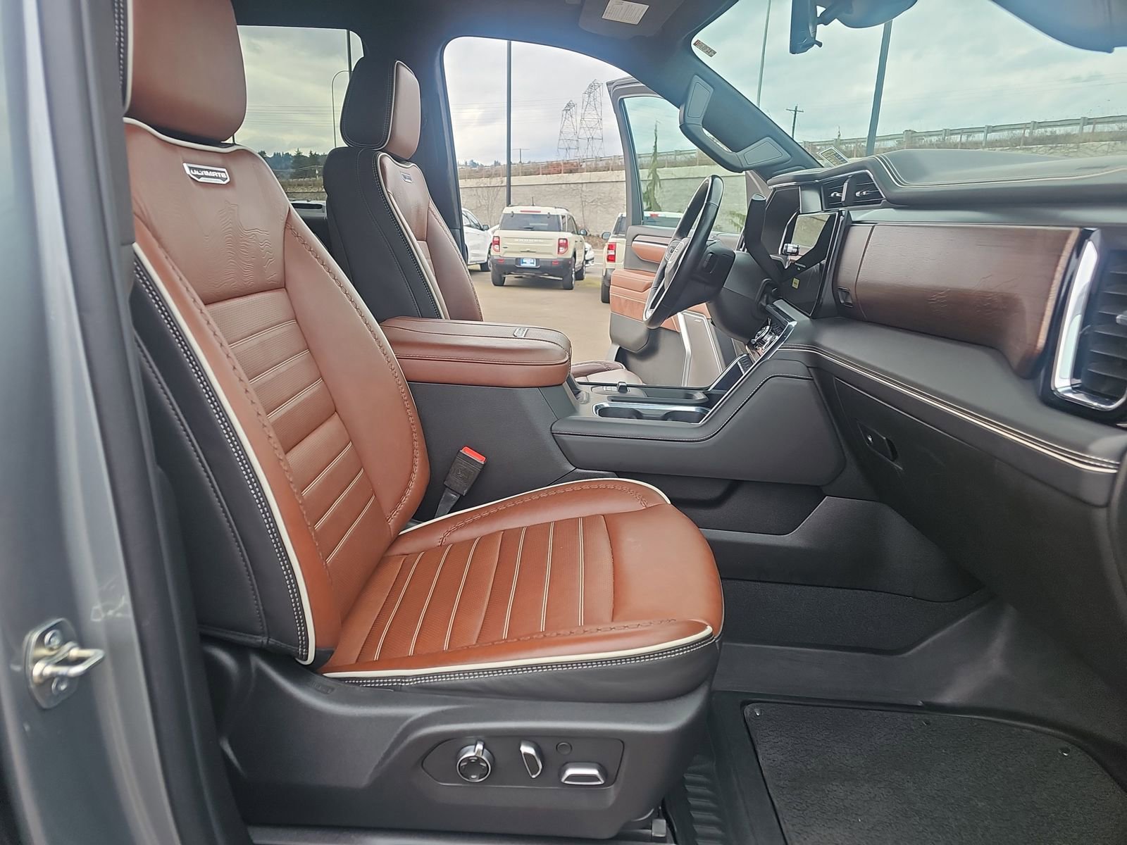 Used 2025 GMC Sierra 3500 Denali Ultimate image 17