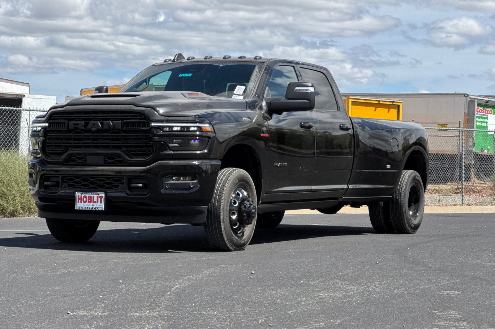 New 2027 RAM 3500 Laramie AWD/4WD image 7