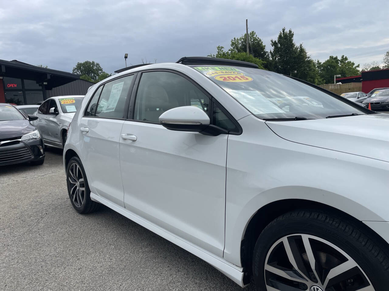 Used 2015 Volkswagen Golf SE FWD image 14