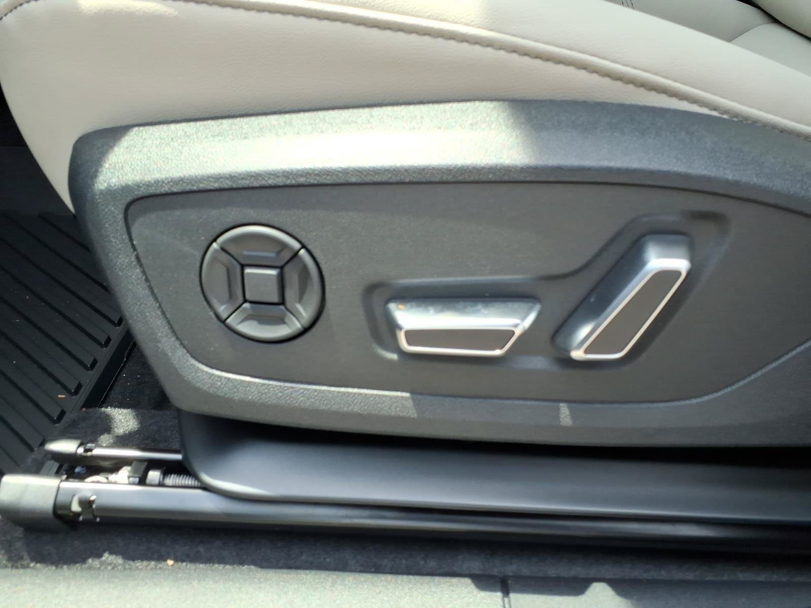 New 2026 Audi Q3 quattro 2.0T AWD/4WD image 17