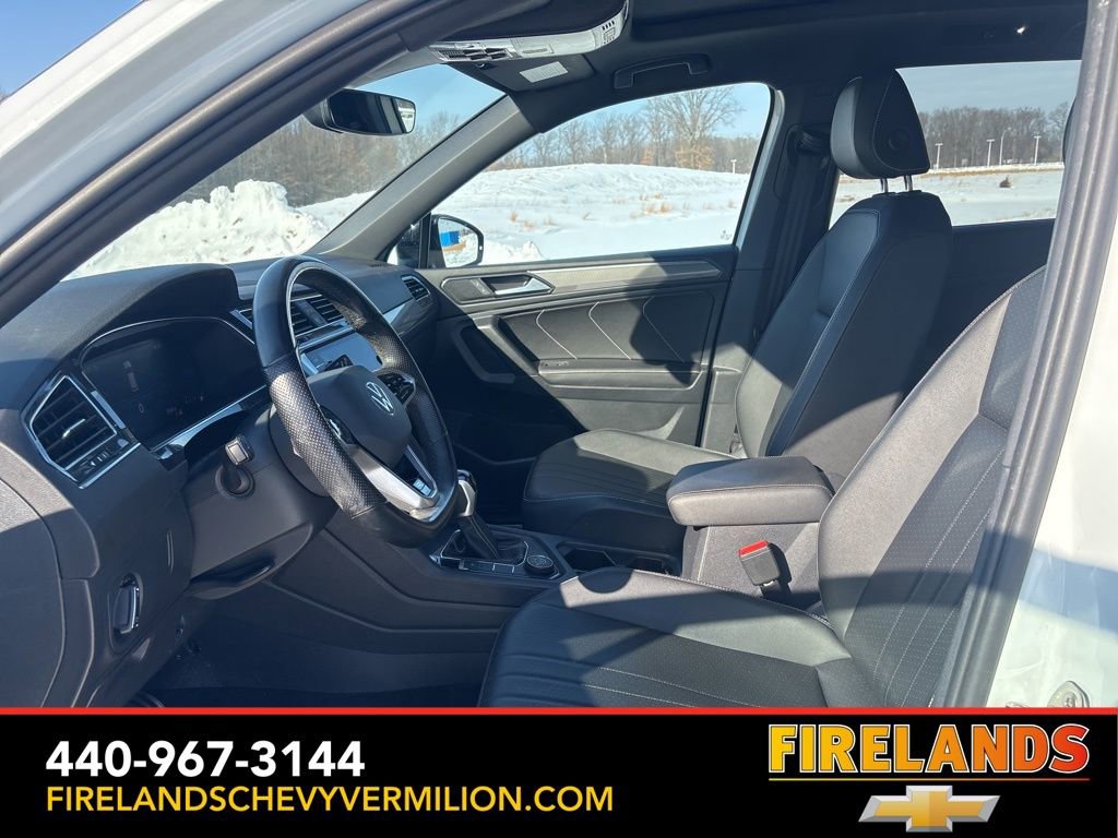 Used 2023 Volkswagen Tiguan SE R-Line image 5