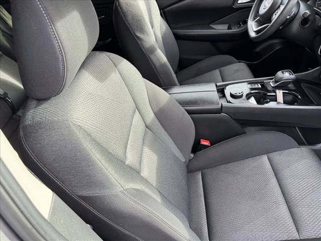 Used 2024 Nissan Rogue SV AWD/4WD image 18