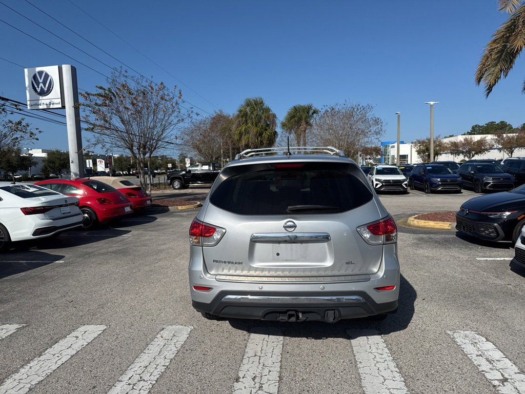 Used 2015 Nissan Pathfinder SL w/ SL Tech Package image 6