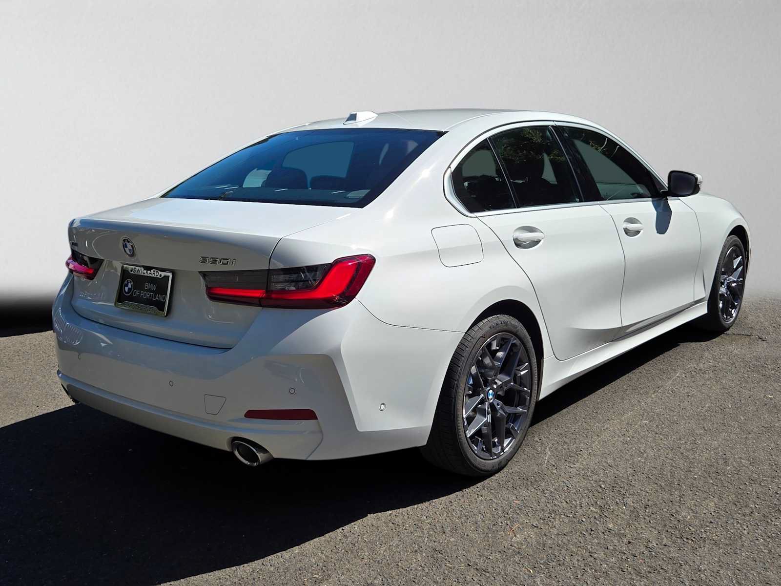 Used 2026 BMW 330i xDrive Sedan w/ Premium Package AWD/4WD image 3