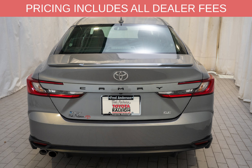 Certified 2025 Toyota Camry SE FWD image 4