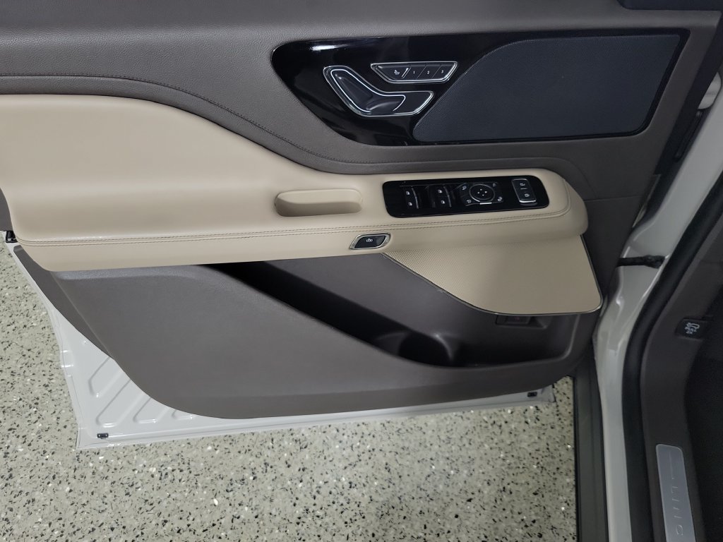 Certified 2024 Lincoln Aviator 2WD image 19