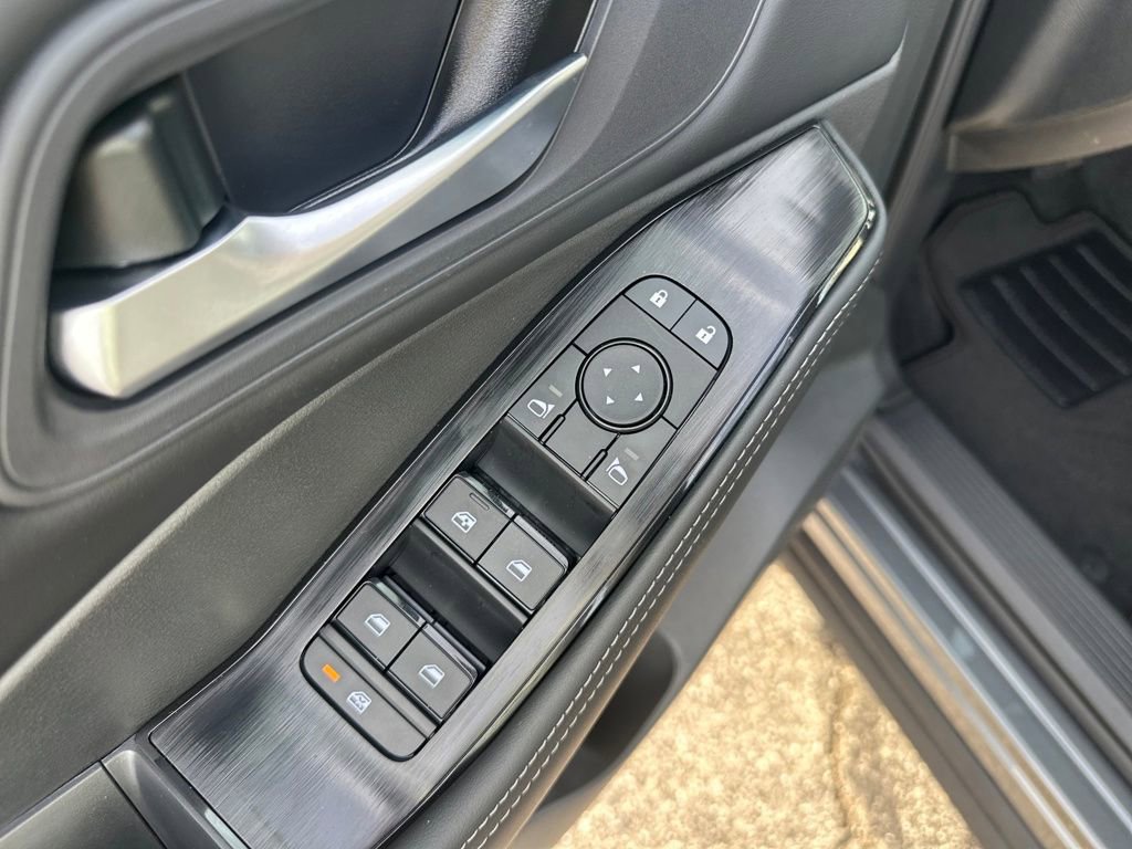 New 2026 Nissan Rogue SV image 12