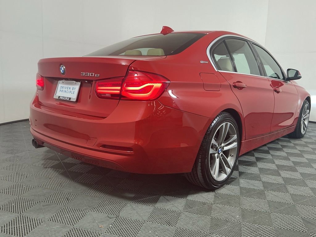 Used 2018 BMW 330e w/ Convenience Package image 5