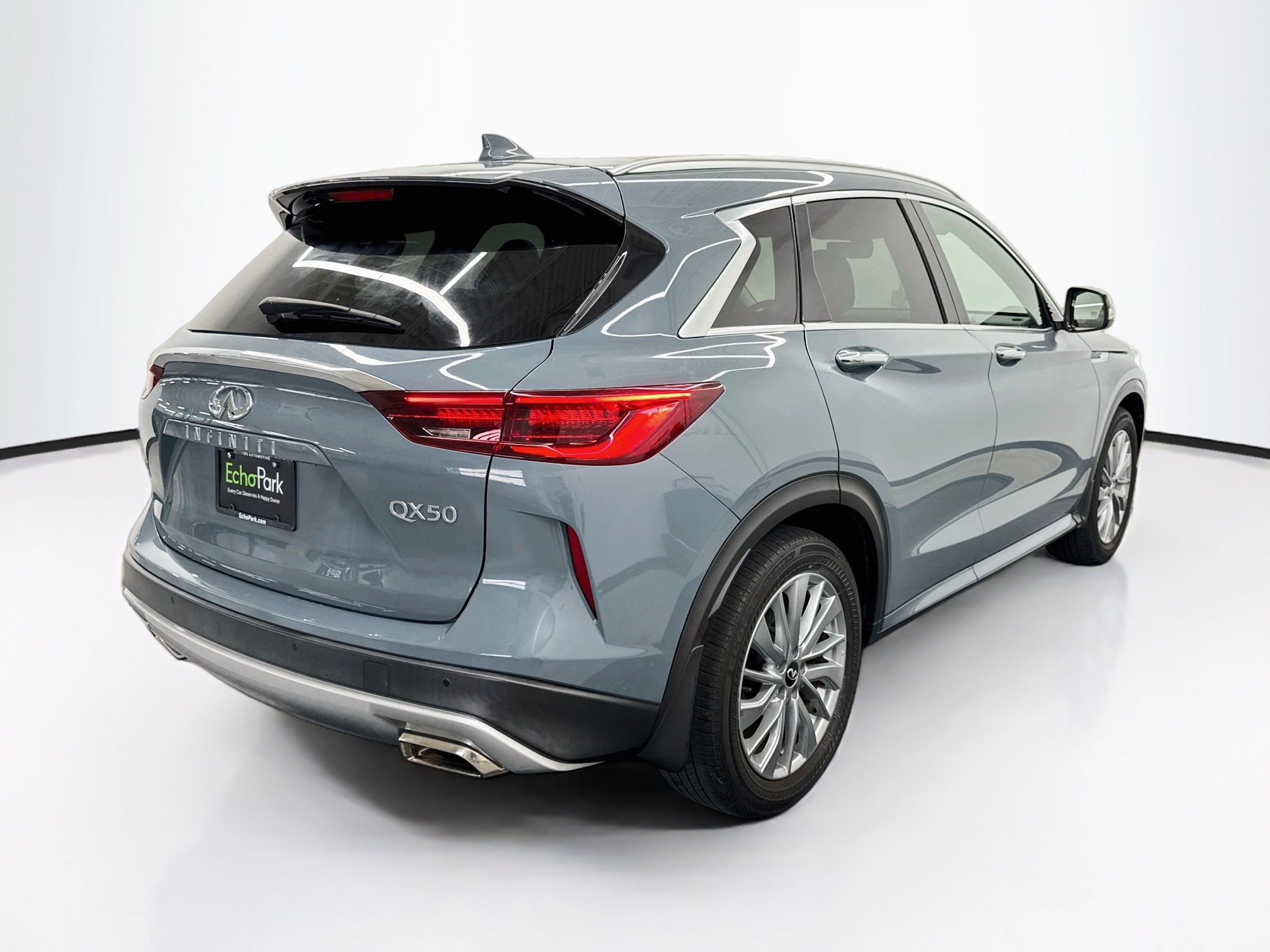 Used 2023 INFINITI QX50 Luxe FWD image 9