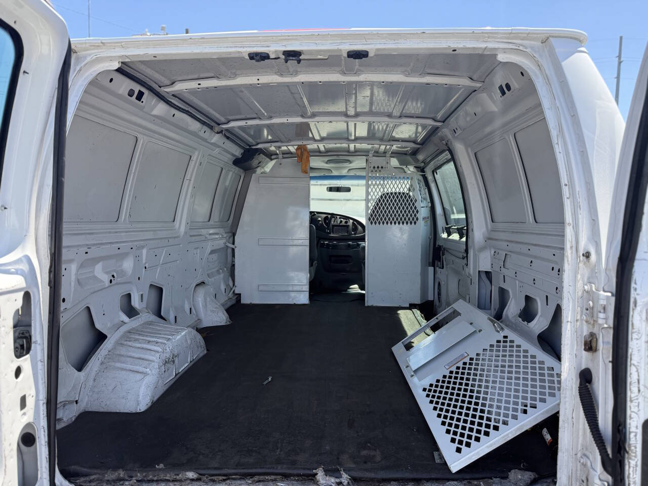 Used 2008 Ford E-250 and Econoline 250 RWD image 17