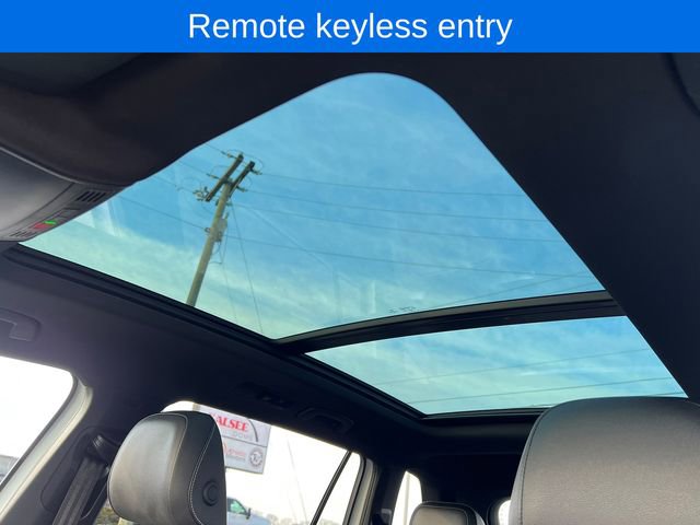 Used 2021 Volkswagen Tiguan SE R-Line image 8