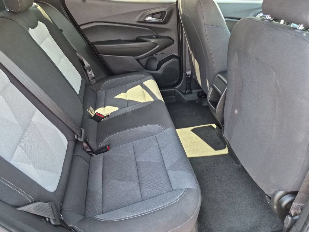 Used 2026 Chevrolet Trax LS FWD image 30