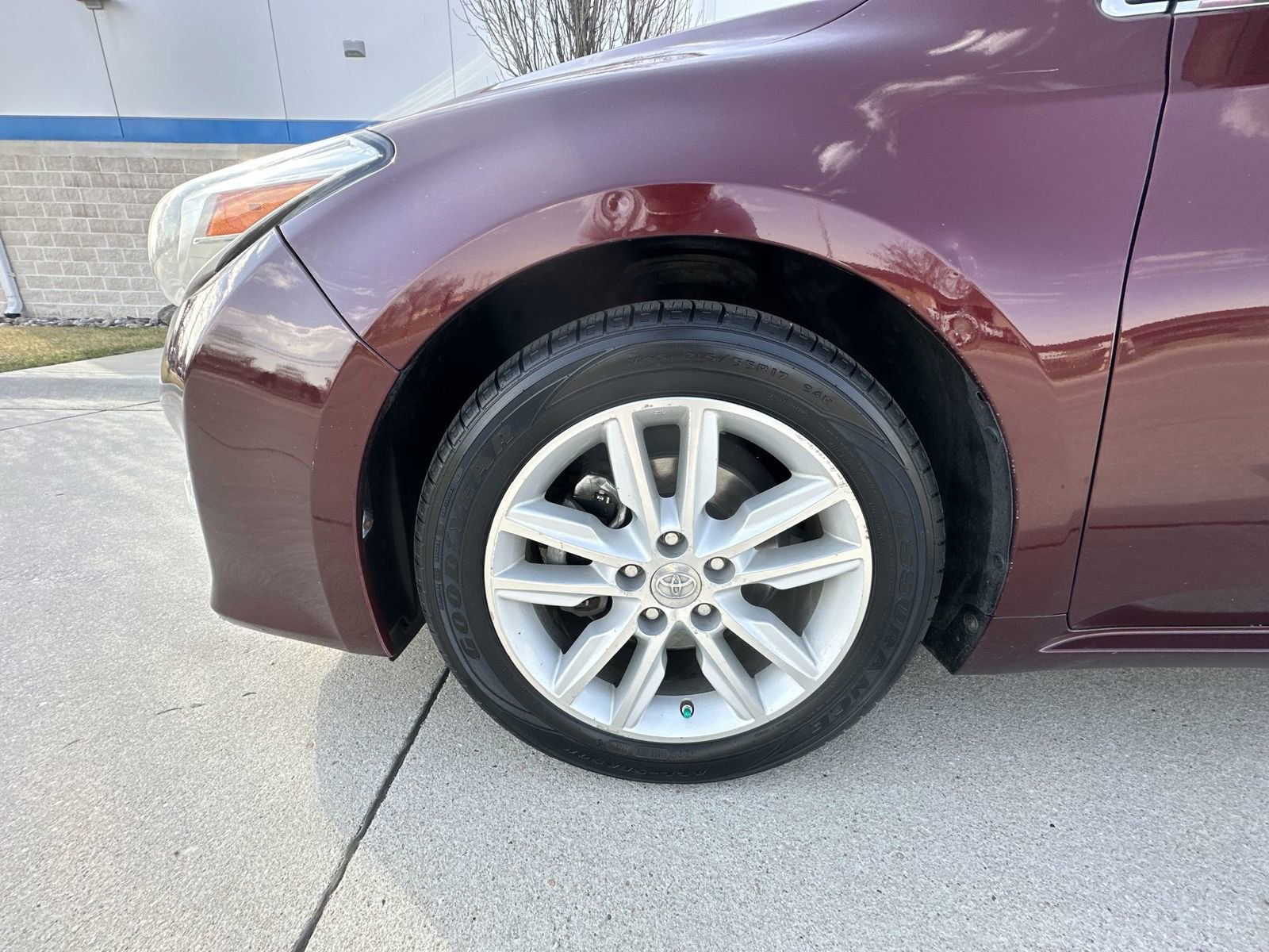 Used 2013 Toyota Avalon XLE FWD image 30