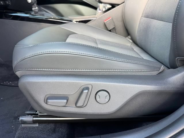 Used 2025 Kia Niro EX Touring FWD image 46