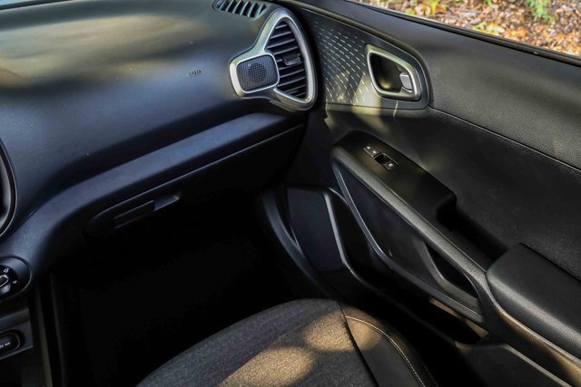 Used 2021 Kia Soul S image 18