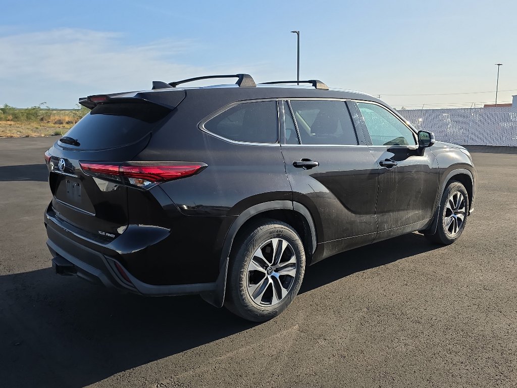 Certified 2021 Toyota Highlander XLE AWD/4WD image 8