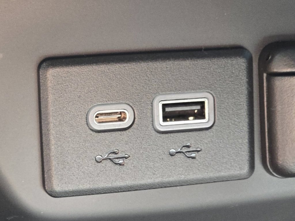 Used 2023 Chevrolet Silverado 1500 Custom AWD/4WD image 4