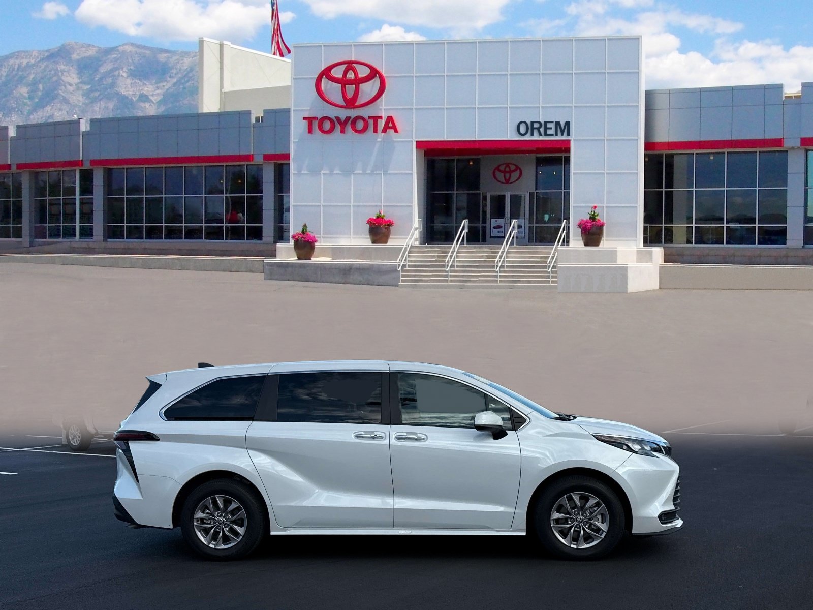 Used 2025 Toyota Sienna XLE FWD image 3