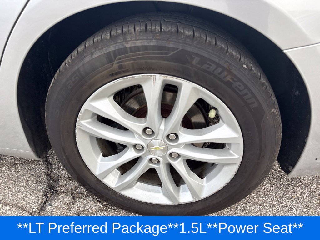 Used 2017 Chevrolet Malibu LT FWD image 34