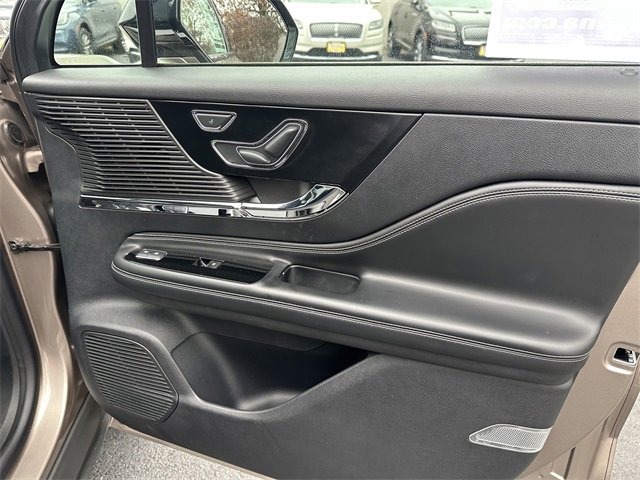 Used 2020 Lincoln Corsair AWD w/ Equipment Group 101A image 35